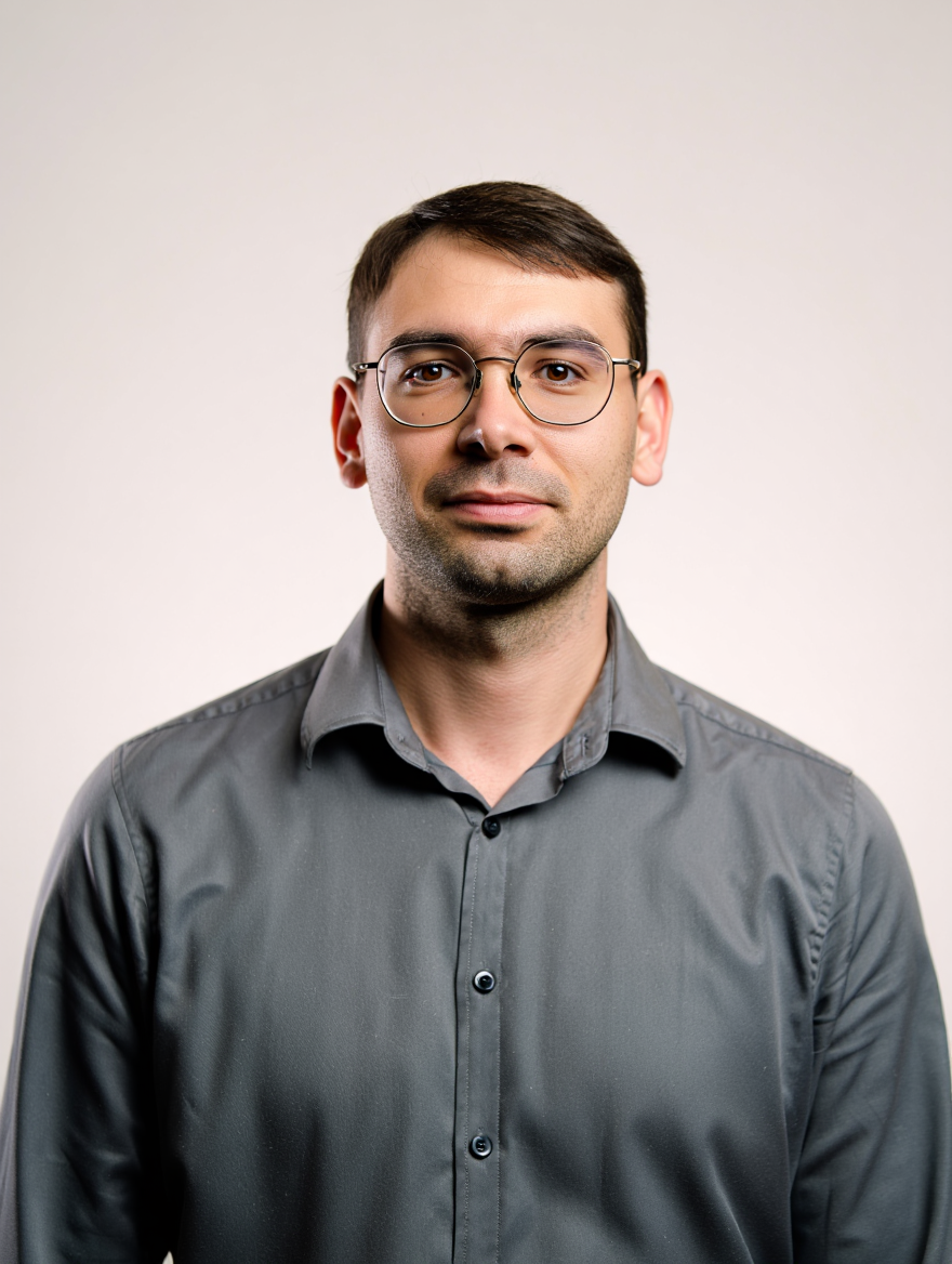Попов Мирослав Эдуардович